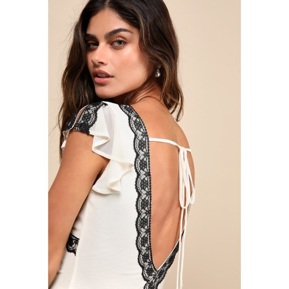 Lulus Cream Lace Flutter Sleeve Tie-back Bodysuit White XL